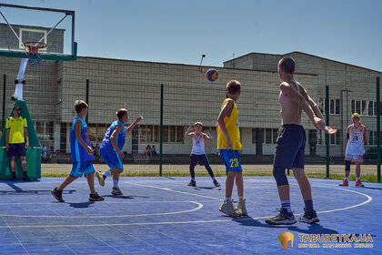 Гартуємо дух перемоги: TABURETKA.UA підтримує розвиток баскетболу серед молоді