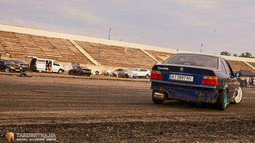 Дрифтинг, благодійність та допомога ЗСУ. TABURETKA.UA долає нові кордони