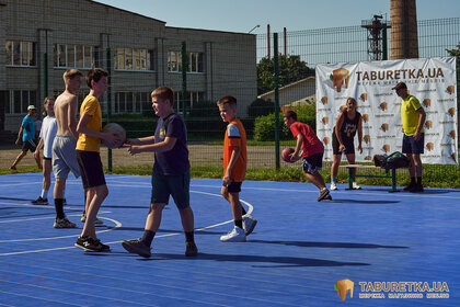 Гартуємо дух перемоги: TABURETKA.UA підтримує розвиток баскетболу серед молоді