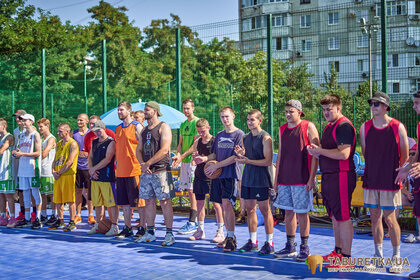 Гартуємо дух перемоги: TABURETKA.UA підтримує розвиток баскетболу серед молоді