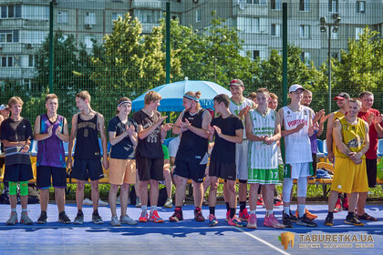 Гартуємо дух перемоги: TABURETKA.UA підтримує розвиток баскетболу серед молоді