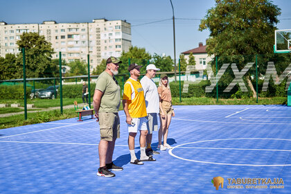 Гартуємо дух перемоги: TABURETKA.UA підтримує розвиток баскетболу серед молоді