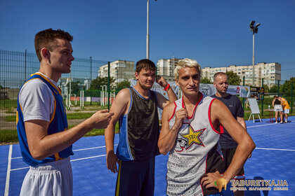 Гартуємо дух перемоги: TABURETKA.UA підтримує розвиток баскетболу серед молоді