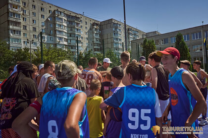 Гартуємо дух перемоги: TABURETKA.UA підтримує розвиток баскетболу серед молоді