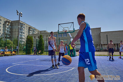 Гартуємо дух перемоги: TABURETKA.UA підтримує розвиток баскетболу серед молоді