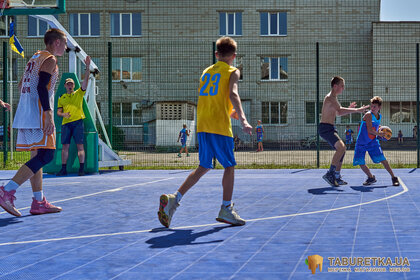 Гартуємо дух перемоги: TABURETKA.UA підтримує розвиток баскетболу серед молоді