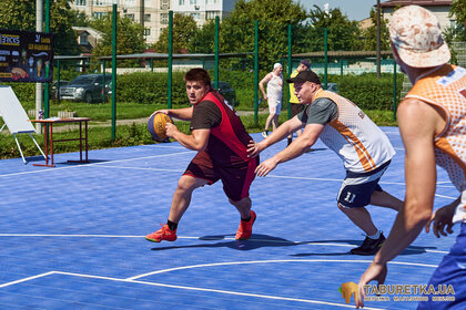 Гартуємо дух перемоги: TABURETKA.UA підтримує розвиток баскетболу серед молоді