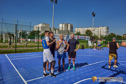 Гартуємо дух перемоги: TABURETKA.UA підтримує розвиток баскетболу серед молоді