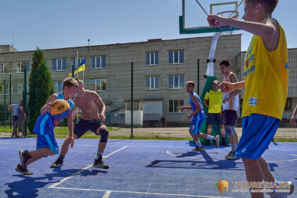 Гартуємо дух перемоги: TABURETKA.UA підтримує розвиток баскетболу серед молоді