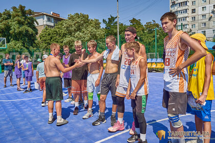 Гартуємо дух перемоги: TABURETKA.UA підтримує розвиток баскетболу серед молоді