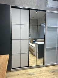 Шкаф купе "Alto / Альто" с фасадами Lines 1400мм Шкаф купе "Alto / Альто" с фасадами Lines 1400мм