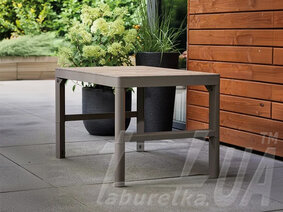 Стіл пластиковий "Lyon rattan table"