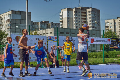 Гартуємо дух перемоги: TABURETKA.UA підтримує розвиток баскетболу серед молоді